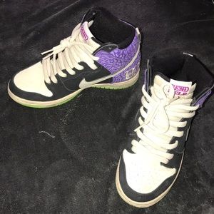 COPY - Nike SB Dunk High “SEND HELP”